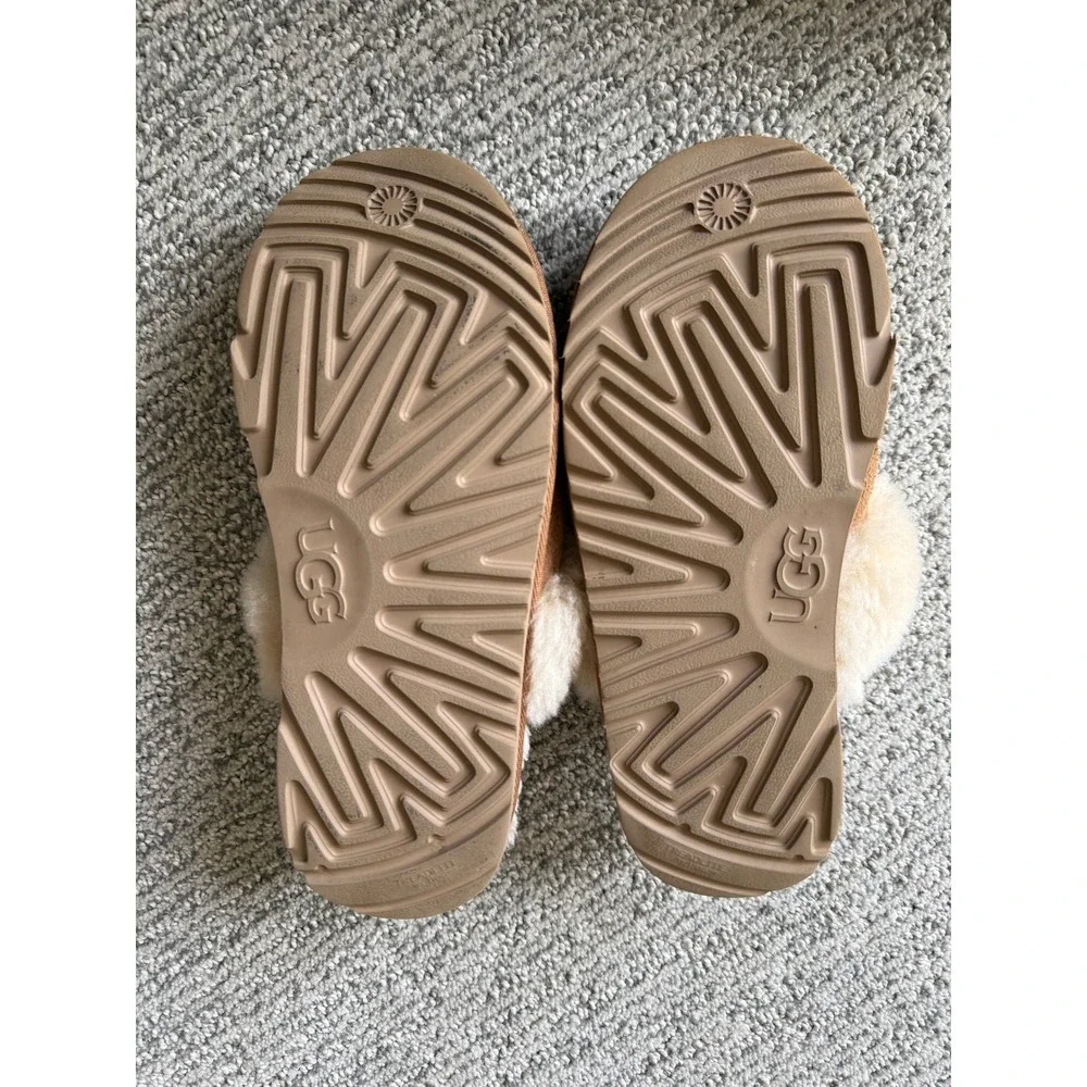 UGG Kids Cozy II Suede Slippers Chestnut Sheepskin Lining 1019065 Size 4 Kids